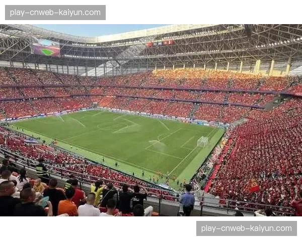 专业足球场普及效应：硬件升级如何推动中超上座率创新高